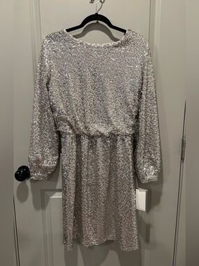 NWT Julia Jordan Silver Sequin Long Sleeve Cocktail Dress Sz 10